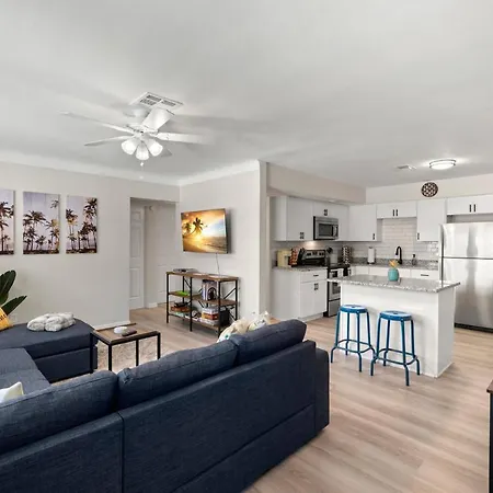 Haus Of Tropicale - Close To Gulf Beaches And Downtown St. Petersburg